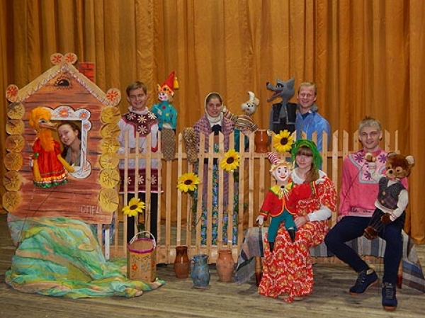 Сцена из спектакля кукольного театра «Берендей»